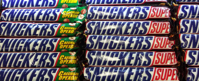 Шоколадный батончик Snickers оптом